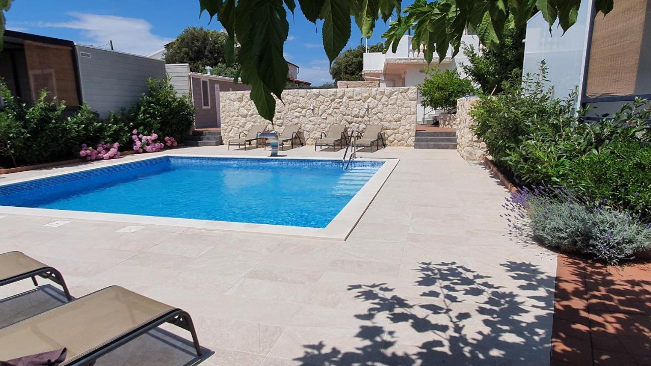 Premium Appartments Suha Punta Kampor Екстериор снимка