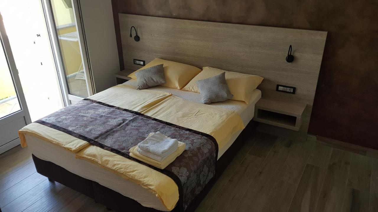 Premium Appartments Suha Punta Kampor Екстериор снимка